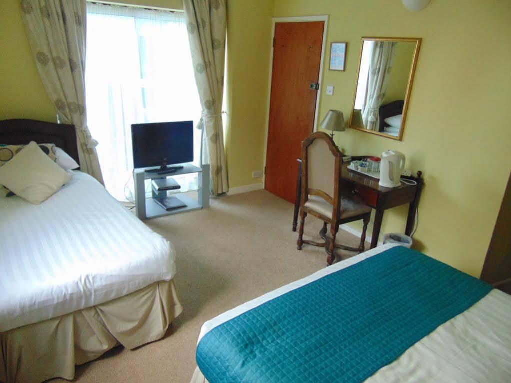No: 1 The Esplanade Guest Accommodation. Tenby Exterior photo