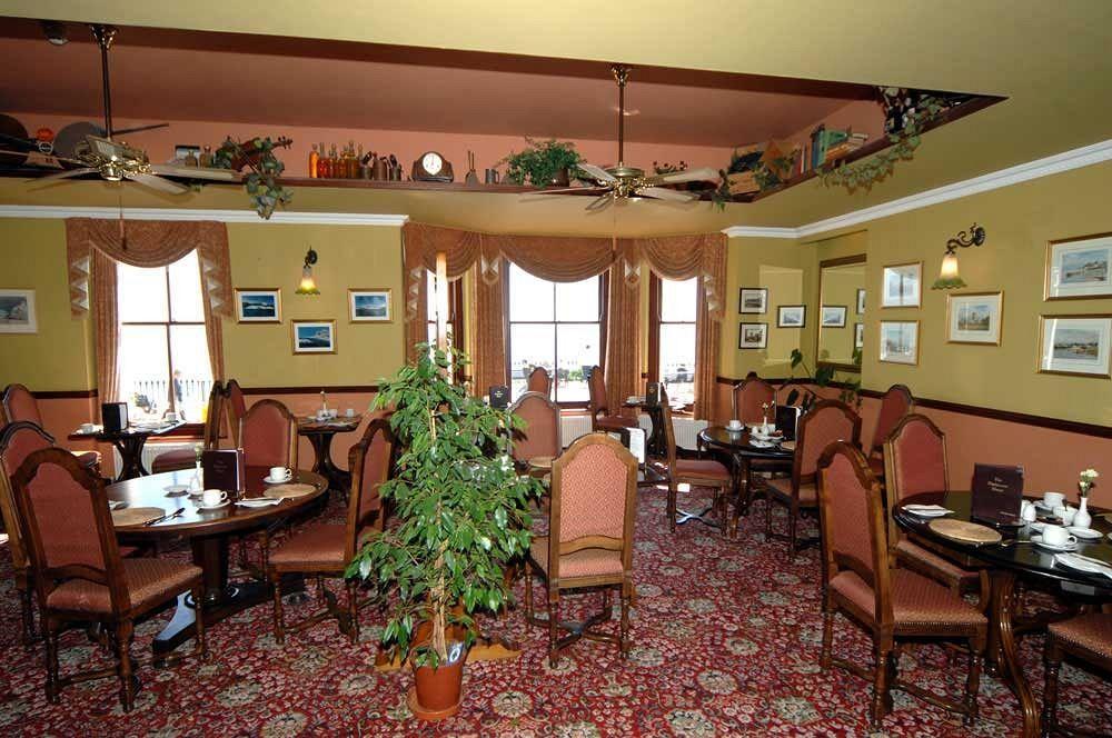 No: 1 The Esplanade Guest Accommodation. Tenby Exterior photo