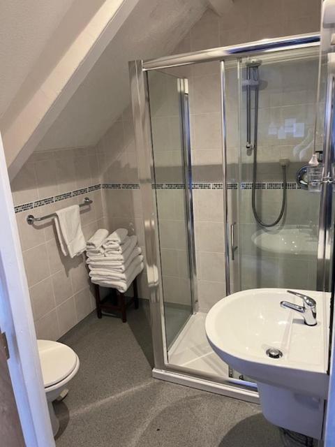 No: 1 The Esplanade Guest Accommodation. Tenby Room photo