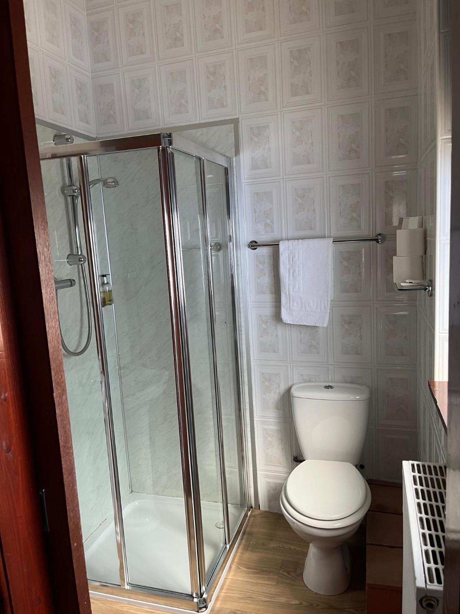 No: 1 The Esplanade Guest Accommodation. Tenby Room photo